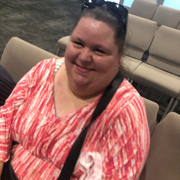 Meet your Posher, Becky - Picture 2 of 2